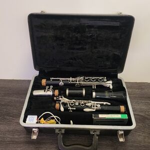 Bundy Resonite clarinet made by Selmer